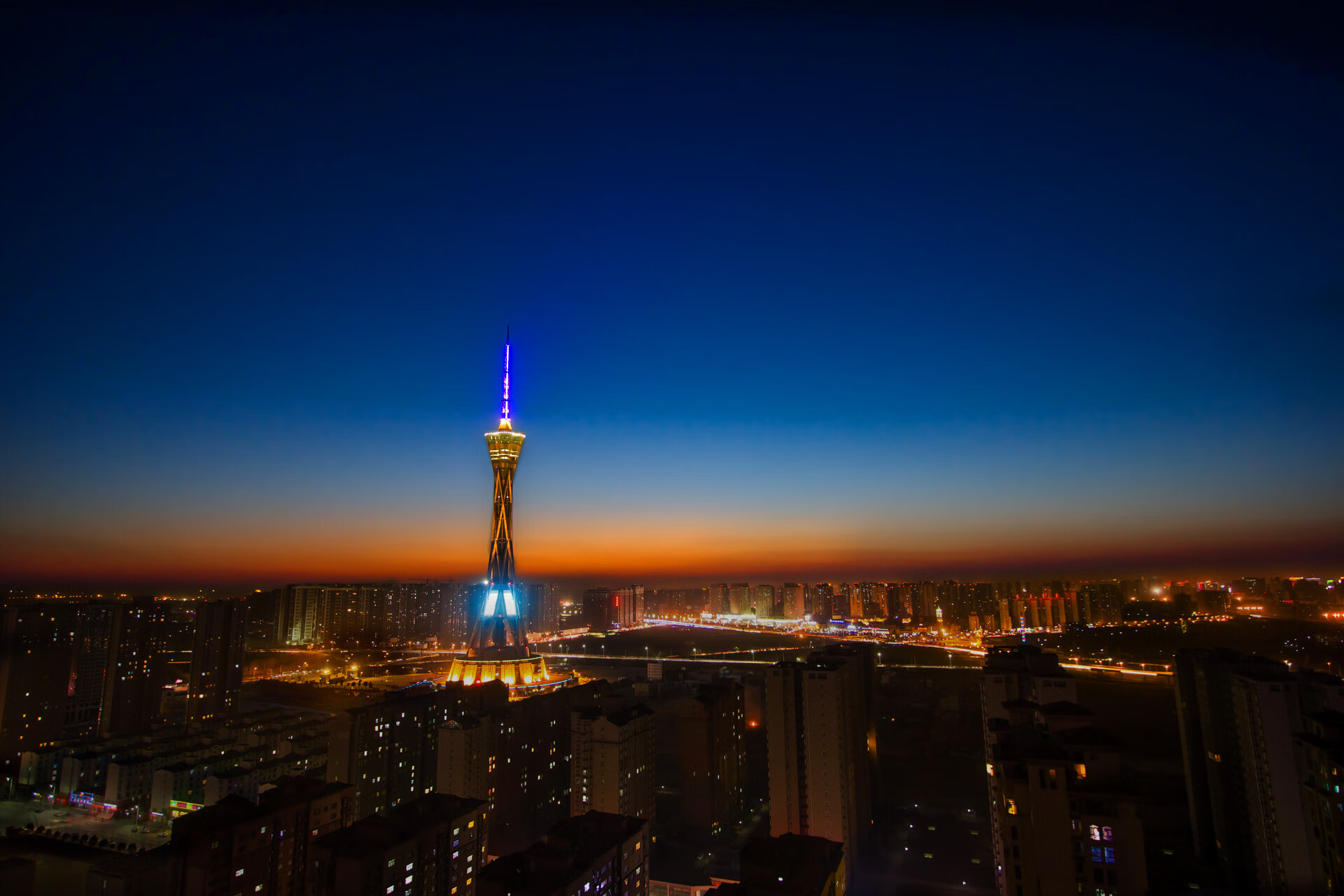 开云体育全站-世界马拉松大满贯赛事中国跑者表现出色，世界马拉松大满贯官网