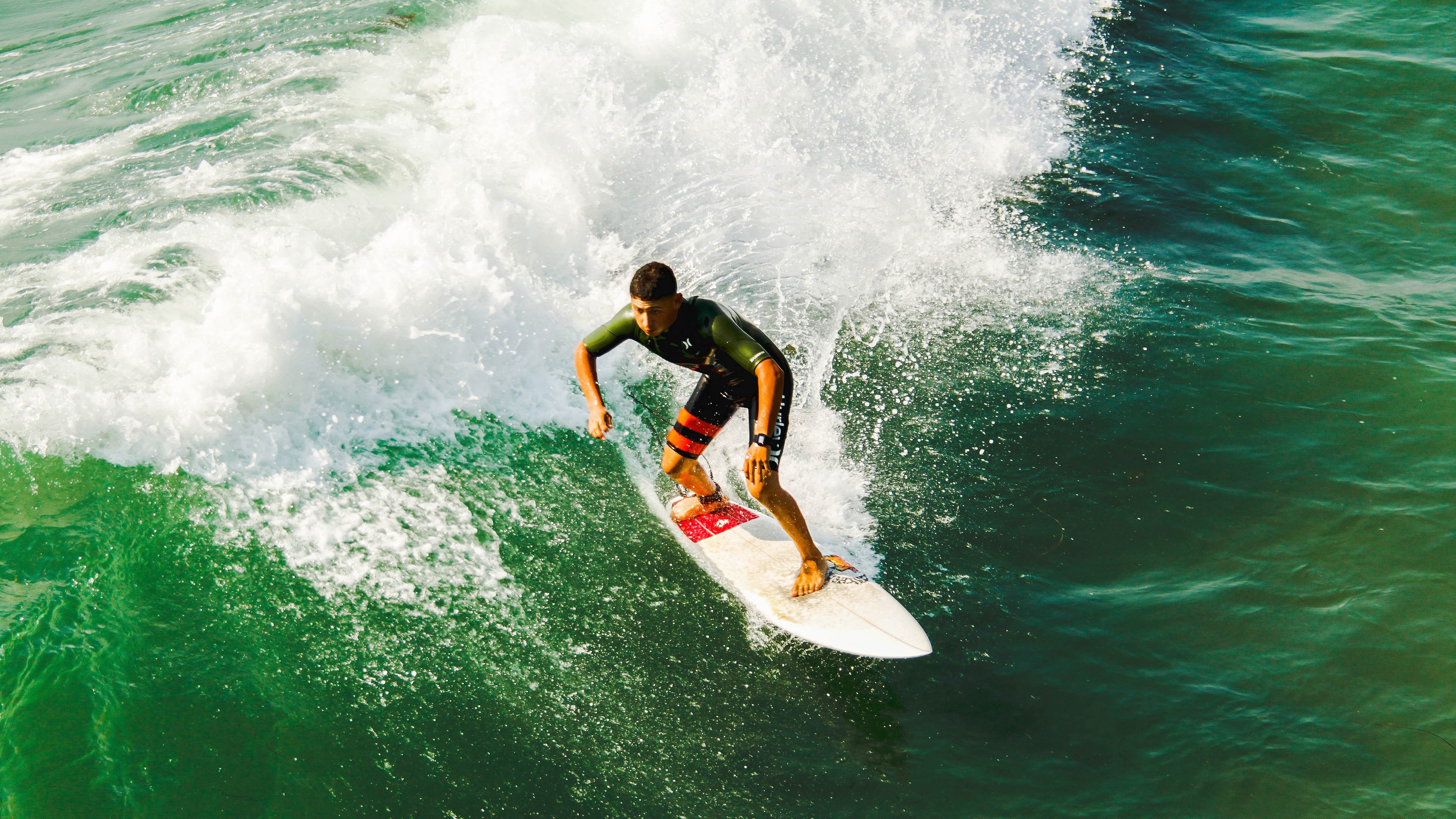 开云集团中国官网-欧洲冠军联赛半决赛激战正酣，强队争夺决赛席位，欧洲冠军联赛视频
